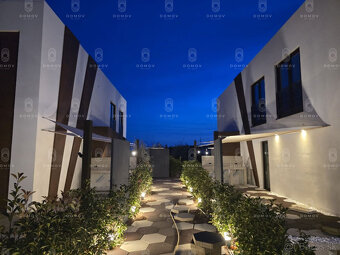 NIN - apartmán s bazénom a záhradkou, 300 m od mora - 12