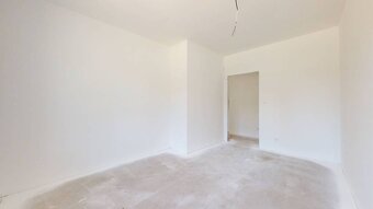 4 izbové rodinné domy priamo v centre obce Miloslavov, záhra - 12