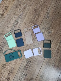 Samsung Galaxy Z Flip4 128 GB zlaty - 12