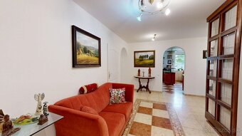 Výnimočný 6-izbový rodinný dom na pozemku 2 200 m² s veľkou  - 12