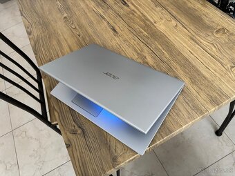 /15.6"/Acer/Notebook/4GB RAM DDR5/128GB NVMe SSD/Intel HD2G - 12