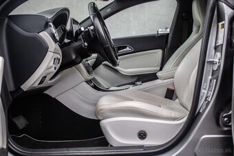 Mercedes-Benz CLA 250 4MATIC - 12