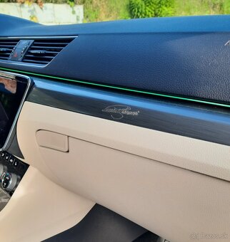 Predám  Škoda Superb Combi 2.0 TDI SCR Live DSG - 12