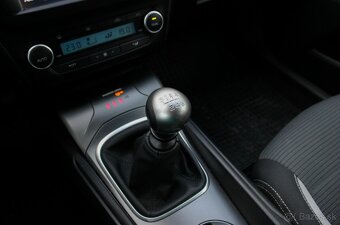 Toyota Avensis Combi 1.6 D-4D - 12