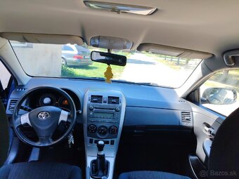 Toyota Corolla - 12