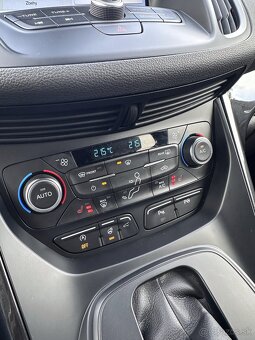 Ford Kuga 2.0D ST Line 4x4 automat - 12