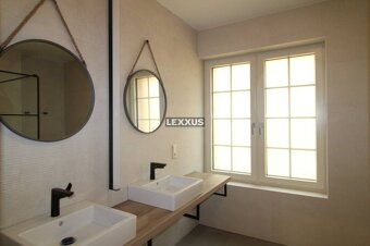 | DOM V ANGLICKOM ŠTÝLE 6 izb. KOLIBA - Vtáčie údolie - 12