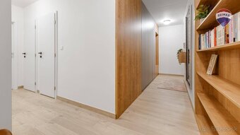 NA PREDAJ-3 izbový dizajnový, kompletne zrekonštruovaný byt - 12