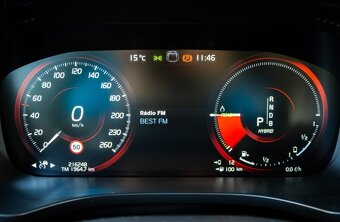 Volvo XC60 2.0 T8 Momentum AWD - 12