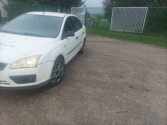 Predám Ford Focus mk2 sedan - 12