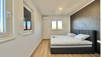 Moderný dom v pokojnom prostredí, Debeljak, Sukošan, 230 m², - 12