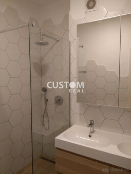 Štýlový veľký 3 - izbový byt po kompletnej rekonštrukcii v c - 12