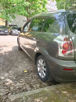 Predám Toyota Corollu Verso - 12