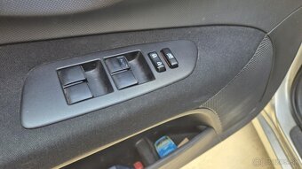 Toyota Auris 1,6i 91kw kód: 1ZR-FE - 12