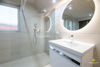 Dvojpodlažný Apartmán s garážou pod Bojnickým zámkom - 12