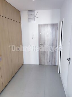 Moderný slnečný 3 izbový byt - 12