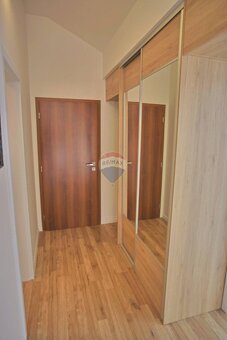 Krásny slnečný apartmán v uzavretom luxusnom komplexe na Táľ - 12