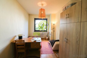 VÝBORNÁ TICHÁ LOKALITA Veľký, priestranný 3-izb. byt na Hay - 12