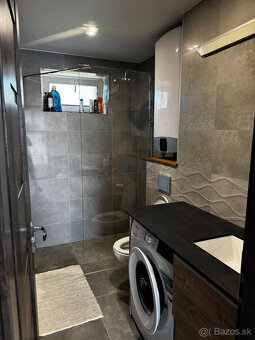 Na prenájom priestranný 3 - izb. byt - 80m² byt s balkónom v - 12