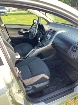 Toyota Auris 1.6 valvematic - 12