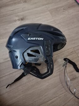 Hokejová výstroj - 12