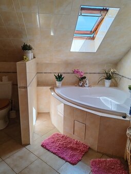 NOVINKA Rodinný dom, sauna, garáž Hlboké - 12