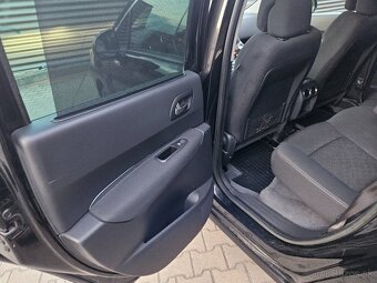 Peugeot 3008 1.6eHDI 115CV Automat Acitve EURO5 - 12