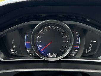 Volvo V40 R-Design D3 2.0 150k A/T - 12