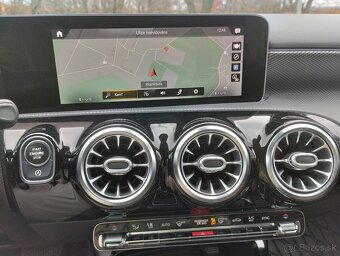 Mercedes Benz A180d AT7 - 12