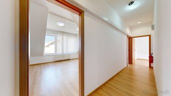 NA PREDAJ priestor v centre Trnavy  – Halenárska ulica - 12