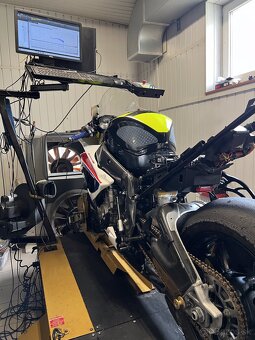 BMW S1000RR okruhovka - 12