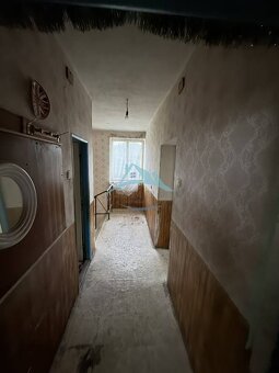 NA PREDAJ: Priestranný poschodový rodinný dom Obec Vinica, o - 12