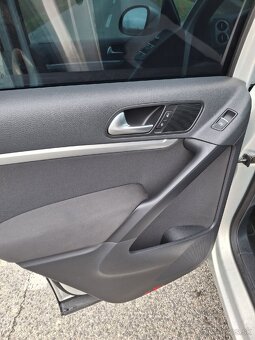 Volkswagen Tiguan - 12