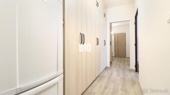 Na prenájom 3 izbový veľkometrážny byt Nováková ulica - 12