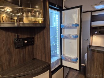 Nový obytný přívěs Hobby Prestige 720 KWFU - 12