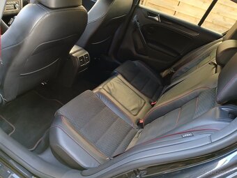 Volkswagen Golf 6 GTI Edition 35 DSG F1 - 12