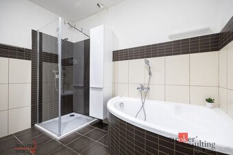 Moderný 3 izbový byt na predaj Banská Bystrica, priestranný  - 12