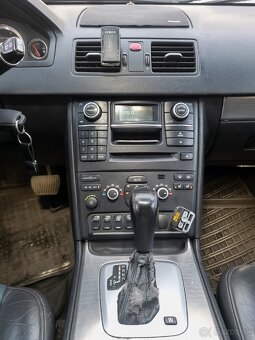 Volvo XC90 2.4 D5 - 12