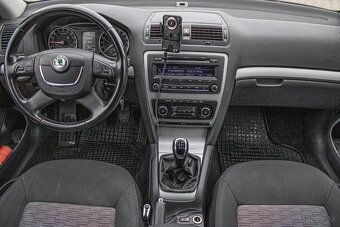 Škoda Octavia Combi 2.0 TDI CR DPF 110k Family - 12