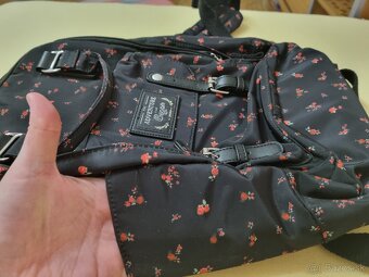 Čierny plecniak s vreckom CROPP - 12