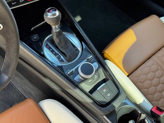 Audi TT RS Coupe - 12