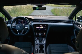 ✳️ Volkswagen Passat Variant 2.0 TDI EVO R-line DSG - 12