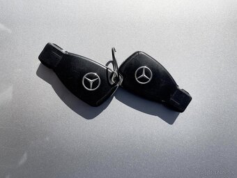 Mercedes E 280 CDI 4MATIC - 12