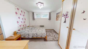 Na predaj rozmerný rodinný dom s pozemkom 2480 m2 v Dubnici  - 12