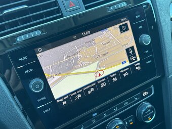 Volkswagen Golf Variant SOUND 2.0 TDi DSG - 12