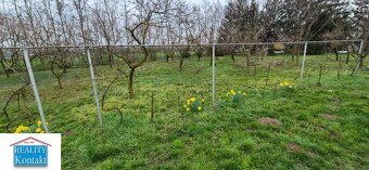 Na predaj výborná záhrada 1640 m2 s domom - chatkou - Pačéro - 12