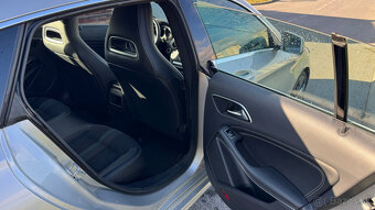 Mercedes-Benz CLA Shooting Brake SB 200 d - 12