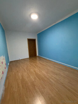 Prenájom 4-izbový byt v Handlovej - 12