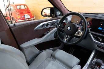 BMW XM 4.4 V8 - 12