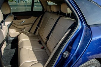 Mercedes-Benz C trieda Kombi 300 d A/T 4MATIC - 12